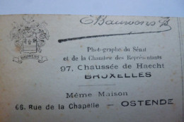 Carte Photo  -  Jeune Enfant Assise    - Photogaphie  BAUWENS  -  97 Chaussée De Haecht  -  BRUXELLES - Straßenhandel Und Kleingewerbe