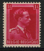 België 528-V ? ** - Donkerkarmijn - Vlek Op Uniform - Tache Sur L'uniforme - Carmin Foncé - Non Classificati