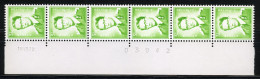 België R34-V1 - Koning Boudewijn - Rolzegel In Strook Van 6 Met Datumstrook - Opstaande Epaulet - Epaulette Relevée - 1991-2020