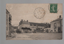 CPA - 41 - Morée - Place Du Marché - Animée - Circulée En 1915 - Moree