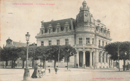 Vitry Le François * Place Et La Banque Caisse D'épargne , Banco Bank - Vitry-le-François