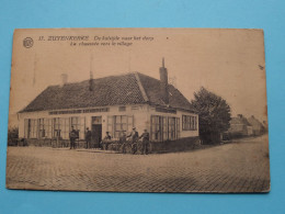 De Kalsijde Naar Het Dorp / La Chaussée > ZUYENKERKE ( Edit. : Albert - 17 / Théo Hoste ) Anno 1956 ( Zie Scans ) ! - Zuienkerke