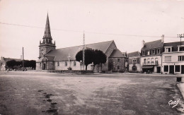 Ploemeur - L'Eglise Et La Place  - CPSM °J - Plömeur