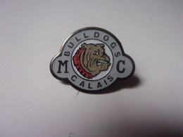 Pin's Moto Club Bulldogs De Calais - Motards - Nord - Chien - Motos