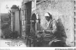 AIYP11-PAYS-DE-LOIRE-1064 - TOURANGELLE - De Rilly-sur-Vienne - Agée De 80ans - Filant Au Rouet - Pays De La Loire