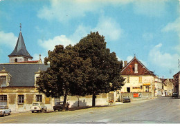 89.AM11075.Courson-les-Carrières.LA Place Et L'Eglise.Edit Artaud.E/2932 10.CPSM 15x10 Cm - Courson-les-Carrières