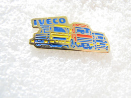 PIN'S   CAMIONS    IVECO - Transport Und Verkehr