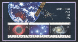 1992 International Space Year Nebula, Galaxy Souvenir Sheet Of 3 Different - Neufs