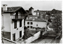 ESPELETTE - L'église Et Le Quartier Chéranda - Espelette