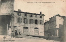 SAINT GERMAIN LAVAL Place Du Marché Et Hotel De Ville - Saint Germain Laval