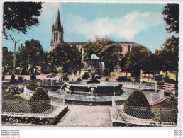 L10-47) CASTELMORON SUR LOT - LA PLACE ET L ' EGLISE - ( 2 SCANS ) - Castelmoron