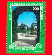 VATICANO - Usato - 1995 - Anno Europeo Della Conservazione Della Natura - Giardini Vat.Fontana, Ryngospernun - 200 - Used Stamps