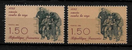 Année 1985 : Y. & T. N° 2371 ** Fond Bistre Clair Et Fonçé Entre Les 2 Timbres Et Point Sur I Très Atténué à Gauche - Neufs