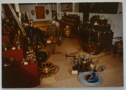 POMPIERS - Casques Français Et étrangers - Matériel Réanimation Et Respiration - Musée Sapeurs Pompiers Lyon - Feuerwehr