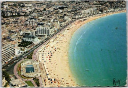 Les Sables D'Olonne - Vue Aérienne De La Piscine, La Plage Et La Ville.  -  Cachet Postal 1968. - Sables D'Olonne