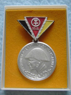 DDR NVA Reservisten Orden In Silberfarben - RDA