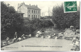 SAINT ETIENNE DE MONTLUC - La Gare Et La Fontaine - Saint Etienne De Montluc