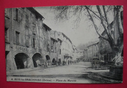 26 Buis Les Baronnies 1926 Place Du Marché Animée  éditeur Imbert N°4 Dos Scanné - Buis-les-Baronnies