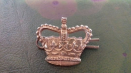 B17 / MEDAILLE BROCHE DE BERET COURONNE - United Kingdom