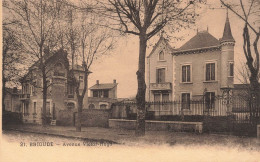FRANCE - Brioude - Avenue Victor Hugo - Carte Postale - Brioude
