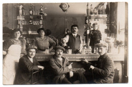 Intérieur De Café. Au Comptoir. Carte Photo Animée Non Située - Cafés