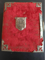 Photographie - Album Pour Portrait Avec Passe Partout Cadre - Bordure Page Dorure - Couverture Métal Et Velours Rouge - - Materiale & Accessori