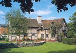 1 AK England * Stratford-upon-Avon - Geburtshaus Von Shakespeare - Ansicht Vom Garten Auf Das Haus * - Stratford Upon Avon