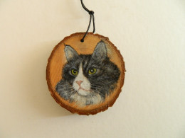 Norwegian Forest Cat Hand Painted On A Natural Wood Decoration 6cm X 6 Cm - Animals