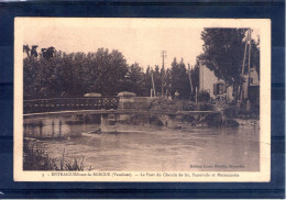 84. Entraigues Sur La Sorgue. Le Pont Du Chemin Du Fer, Passerelle Et Maisonnette - Entraigue Sur Sorgue