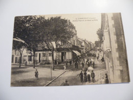 A546 . CPA. 40. HAGETMAU. . (Landes). Avenue Carnot Pendant Les Fêtes.beau Plan Animé. écrite - Hagetmau