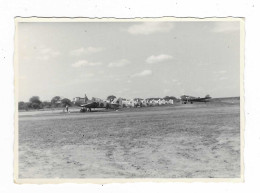 ANCIENNE PHOTO MEETING AERIEN 1957, AVIONS AU SOL, AVION, AVIATION, Format Environ 7,3 Cm Sur 10,1 Cm - 1946-....: Ere Moderne