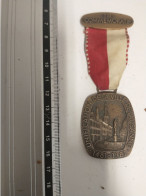 INSIGNE MEDAILLE TIR COMMEMORATIF VILLE LAUSANNE SUISSE 1481 - 1981 HUGUENIN LE LOCLE - Sonstige & Ohne Zuordnung