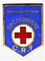 Secouriste CRF. Secouriste De La Croix Rouge Française. émail Grand Feu. écu Pentagonal à Fond Bleu, Bordure Et Lettres - Medizinische Dienste