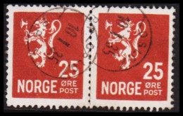 1926. NORGE. New Liontype. 25 ØRE In Pair With Fine Small Cancel OSLO P.P. 10 1 35. (Michel 126) - JF545160 - Used Stamps