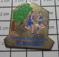 3417 Pin's Pins / Beau Et Rare : SPORTS / ATHLETISME FOULEES FORESTIERES VENDOME - Atletiek