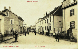 3570 - Vosges -  FRAIZE  : RUE  DE  L'EGLISE  - Ch. PETITDEMANGE , Débitant De Vins En Gros à Droite -  Circulée En11913 - Fraize