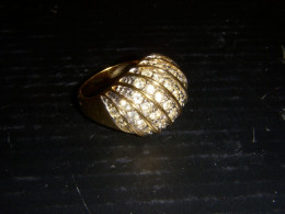 015 BAGUE BURMA PLAQUE OR JAUNE Et BLANC 43 CRISTALS De ROCHE  Taille 56/57 - Ring