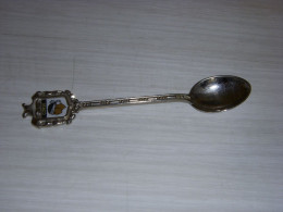 501 PETITE CUILLERE Avec BLASON TETE De MAURE CORSE - Spoons