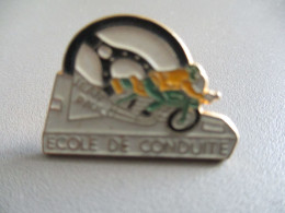 Pin's Lot 005 -- Ecole De Conduite Jean Paul 8 -- Exclusif Sur Delcampe - Other & Unclassified