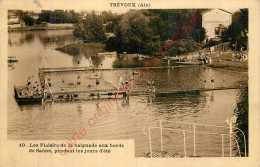 01.  TREVOUX .  Les Plaisirs De La Baignade Aux Bords De Saône Pendant Les Jours D'été . - Trévoux