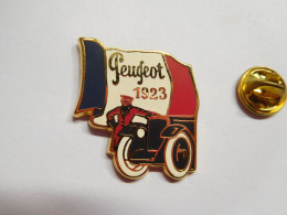 Beau Pin's En Zamac , Auto Peugeot Ancienne 1923 , Signé Hélium - Peugeot