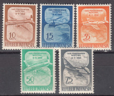 Indonesia 1958 Airplanes Mi#210-214 Mint Never Hinged - Indonésie