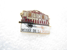 PIN'S    MUSEE DE LA POSTE    WAGON        Email Grand Feu - Postes