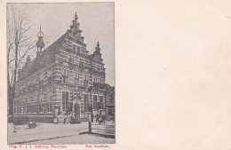 4821119Naarden, Het Stadhuis. Rond 1900. (rechtsboven Een Klein Scheurtje, Linksboven Een Vouwtje, Zie Achterkant) - Naarden