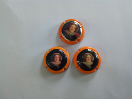 Lot 3 Capsules Muselets Champagne Veuve Clicquot Différentes ( Bazarcollect28 ) - Clicquot (Veuve)