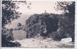 PORQUEROLLES- UNE VUE SUR LE PHARE - Porquerolles