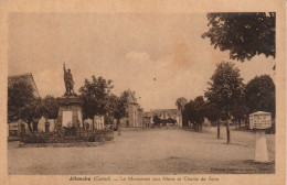 ALLANCHE LE MONUMENT AUX MORTS ET CHAMP DE FOIRE TBE - Allanche