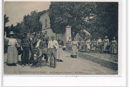 VERRIERES LE BUISSON : La Croix Aux Femmes - Très Bon état - Verrieres Le Buisson