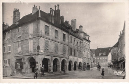 Baume Les Dames Les Arcades Place De La Loi - Baume Les Dames