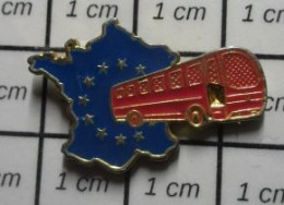 3417 Pin's Pins / Beau Et Rare / TRANSPORTS / FRANCE HEXAGONE BLEU AUTOCAR ROUGE - Transport Und Verkehr